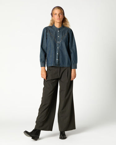 PANTALON PLIEGUE RAYA ANTRACITA