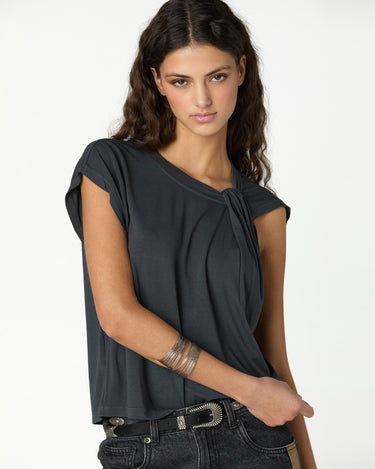 PLEATS ANTHRACITE T-SHIRT