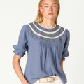 EMBROIDERED STRAP SHIRT ANILINE BLUE
