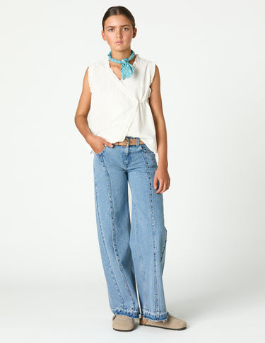 BLUE DISTRESSED DENIM JEANS
