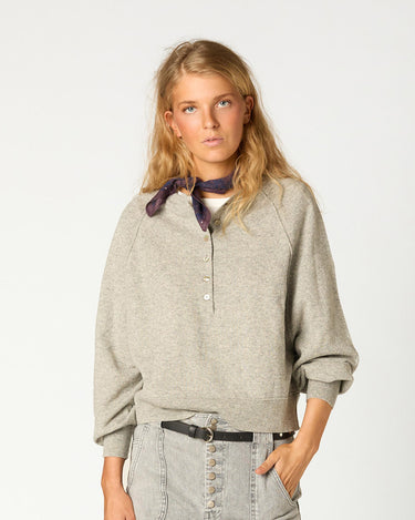 LIGHT GREY CREW NECK SWEATER