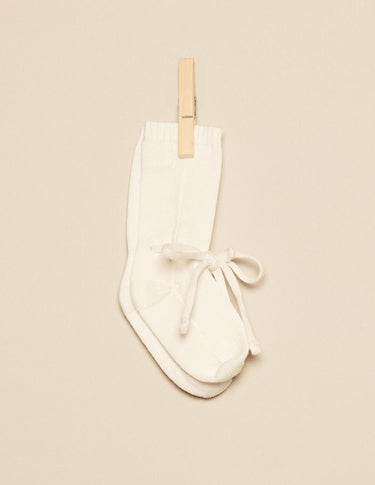 WHITE KNITTED BABY BOOTIE