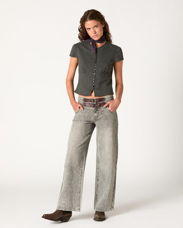 PANTALÓN HEBILLAS GRIS