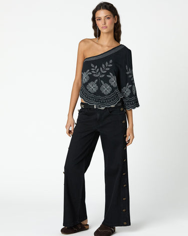 BLACK DENIM SIDE BUTTON FLOWER