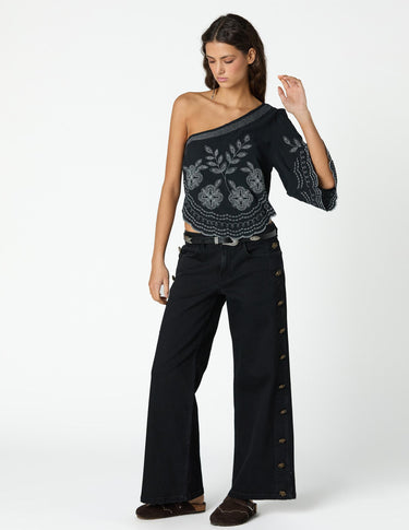 BLACK DENIM SIDE BUTTON FLOWER