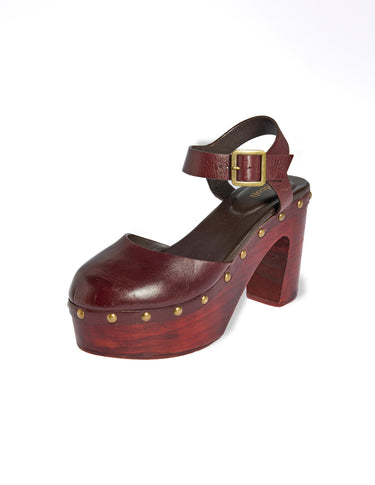 BURGUNDY WEDGE CLOG