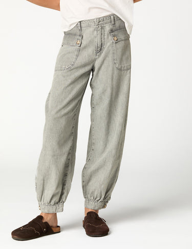 LIGHT GRAY BLOOMER PANTS