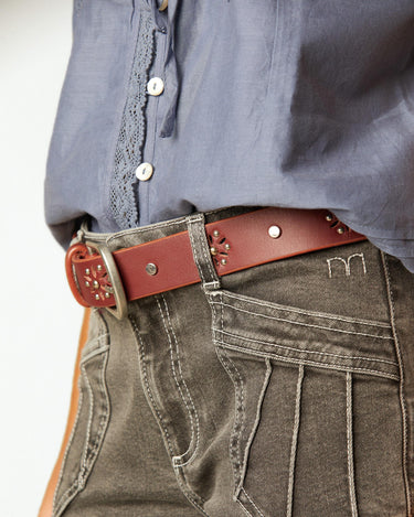 GREY PANTS POCKETS SEAMS