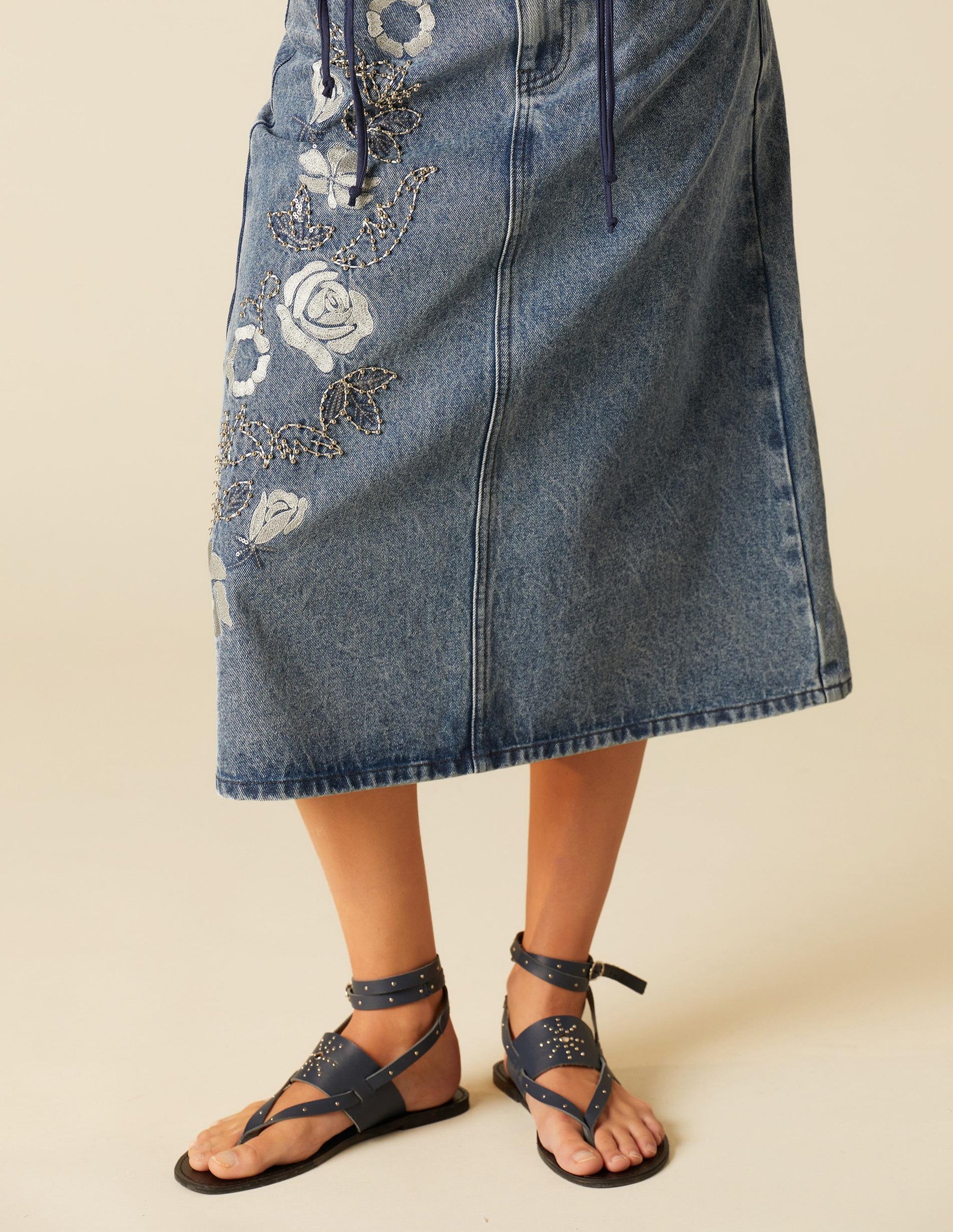 BLUE STUDDED DENIM SKIRT