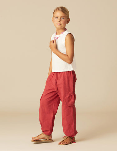 PANTALÓN BOLSILLO ROJO