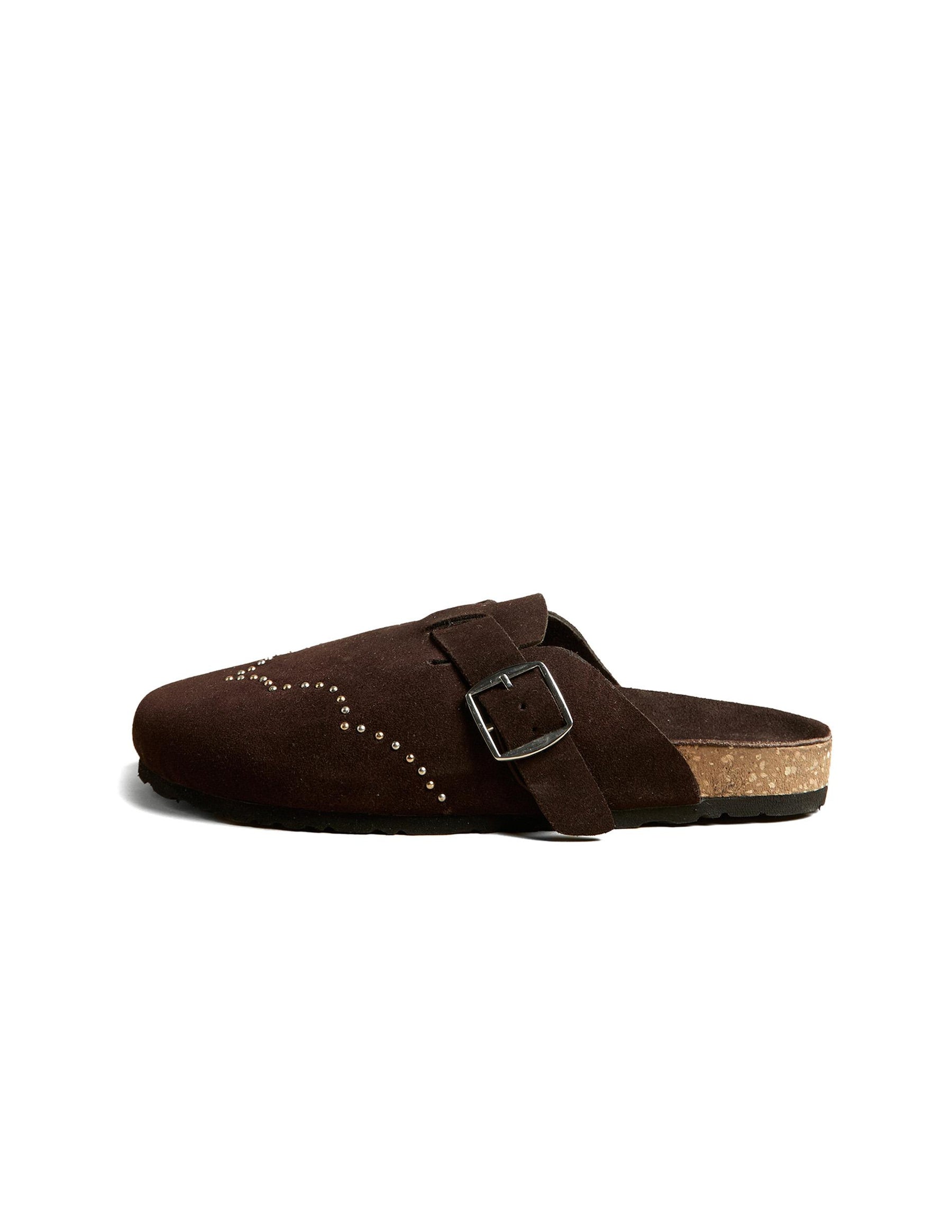 BROWN STUDDED CLOG