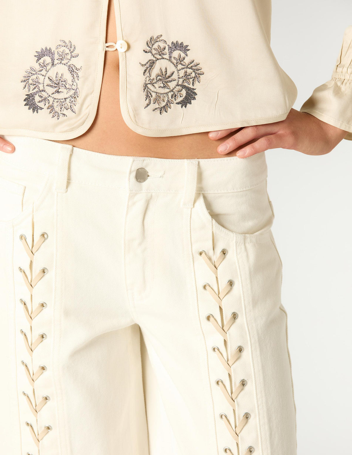 PANTALON TRENZADO FRONT ECRU