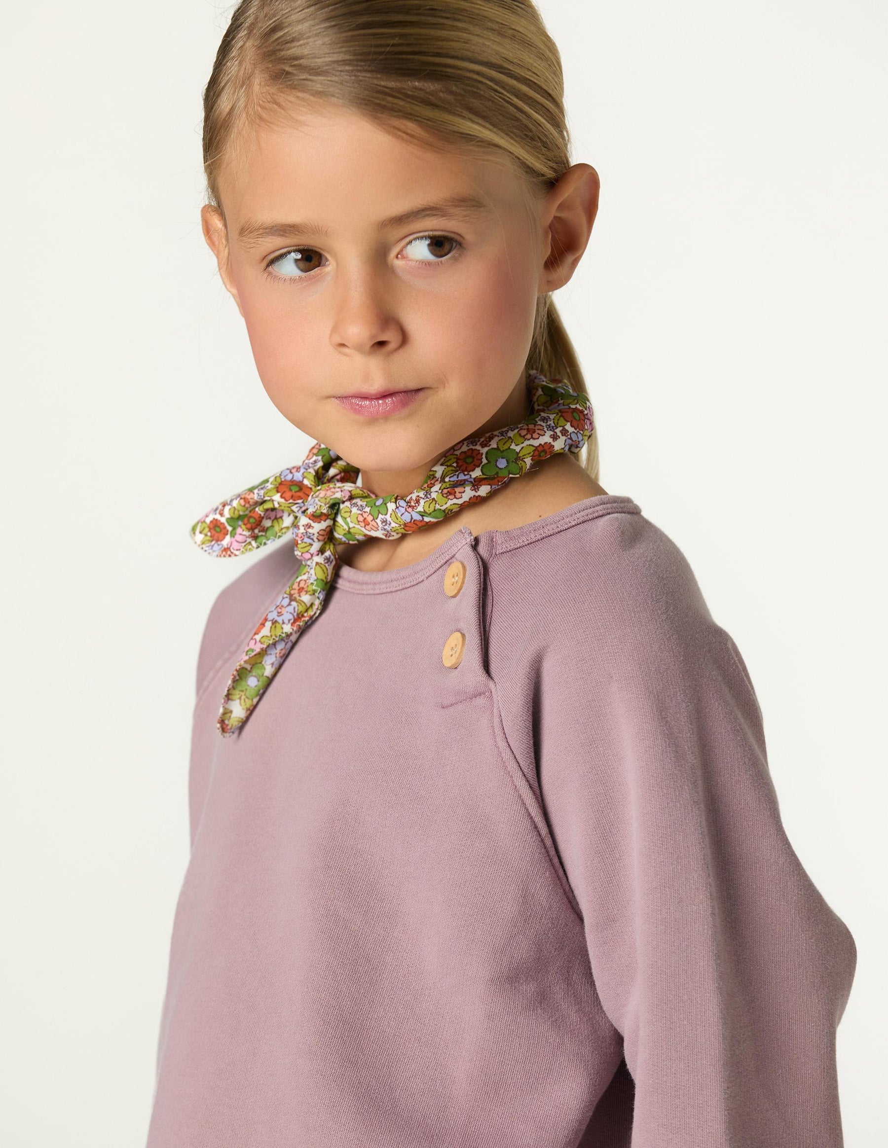 BERRY BUTTON SWEATER