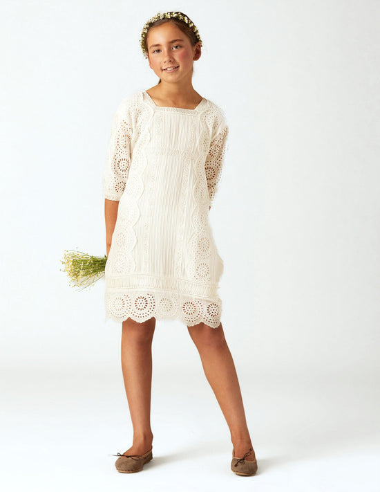 LACE BRIDAL GOWN