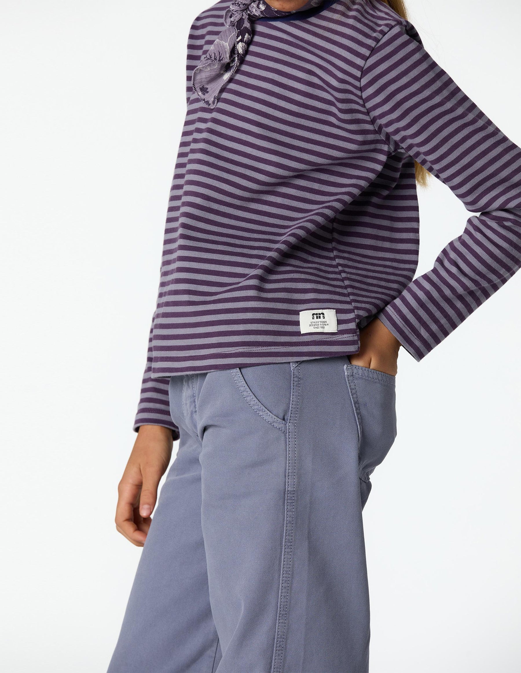 PANTALÓN "NN" BORDADO OVERCAST