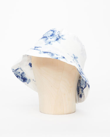 Blue toile de jouy hat