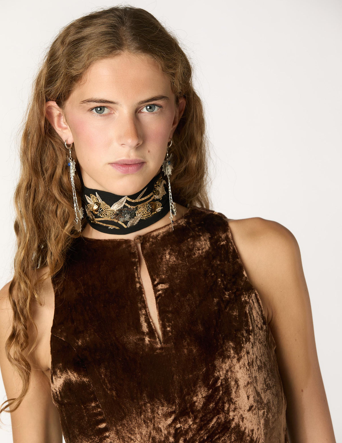 BROWN EMBROIDERED VELVET DRESS