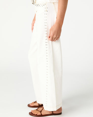 WHITE JEANS MINI STUDS