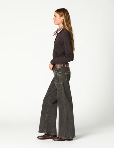 PANTALÓN GRIS BOLSILLOS COSTURAS