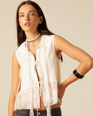 TOP LAZOS ENCAJES CRUDO