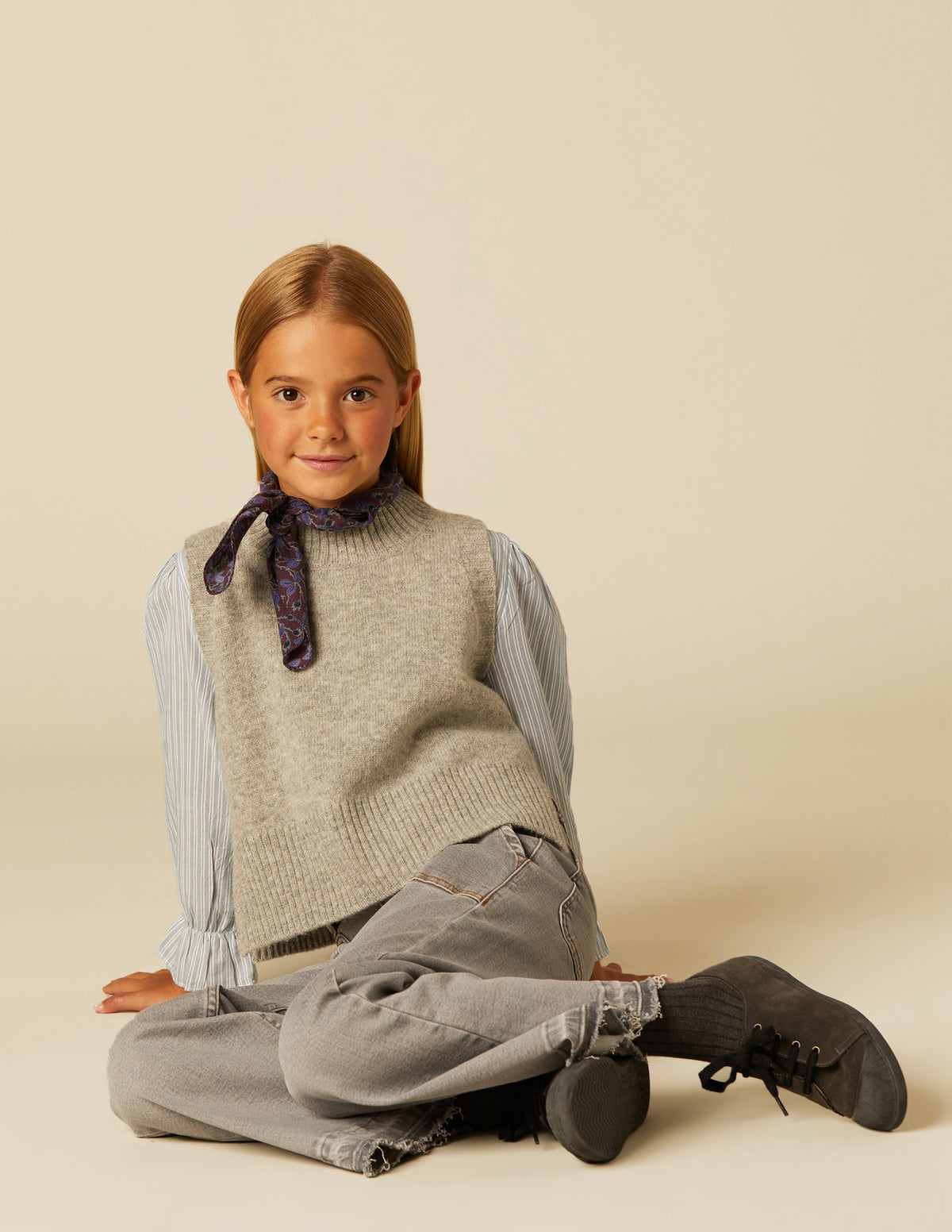 LIGHT GRAY VEST