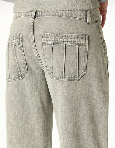 PANTALÓN GRIS CLARO BOLSILLOS COSTURAS