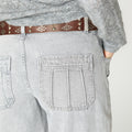 PANTALÓN GRIS CLARO BOLSILLOS COSTURAS