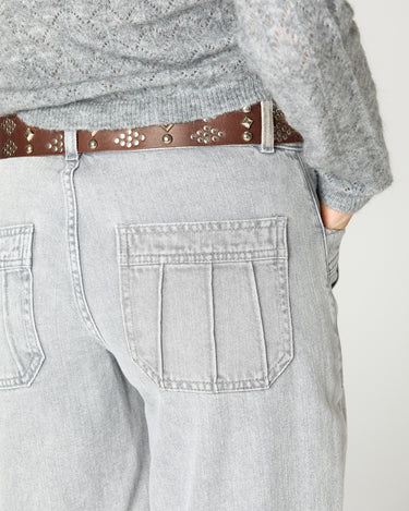 PANTALÓN GRIS CLARO BOLSILLOS COSTURAS