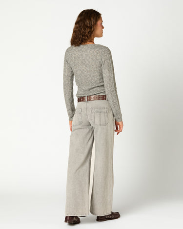 PANTALÓN GRIS CLARO BOLSILLOS COSTURAS