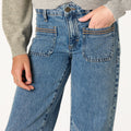 PANTALÓN AZUL DETALLE BOLSILLOS
