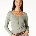COLLAR LEAVES DORADO