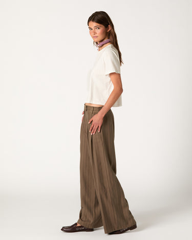 PANTALON RAYA MARRON CLARO