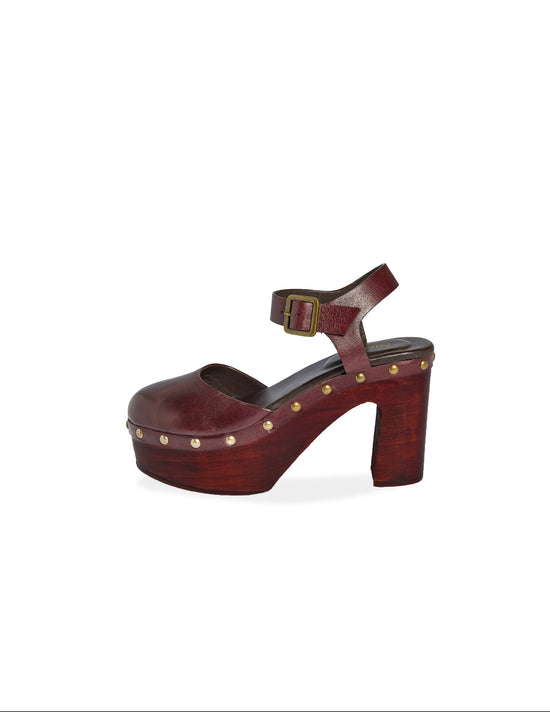 BURGUNDY WEDGE CLOG