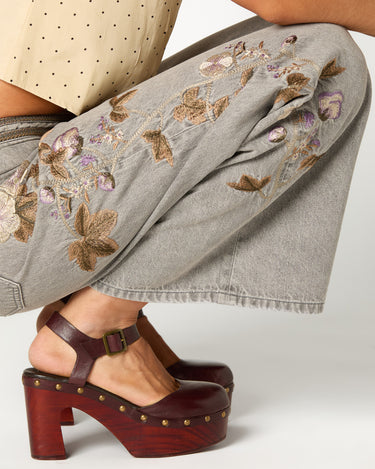 BURGUNDY WEDGE CLOG