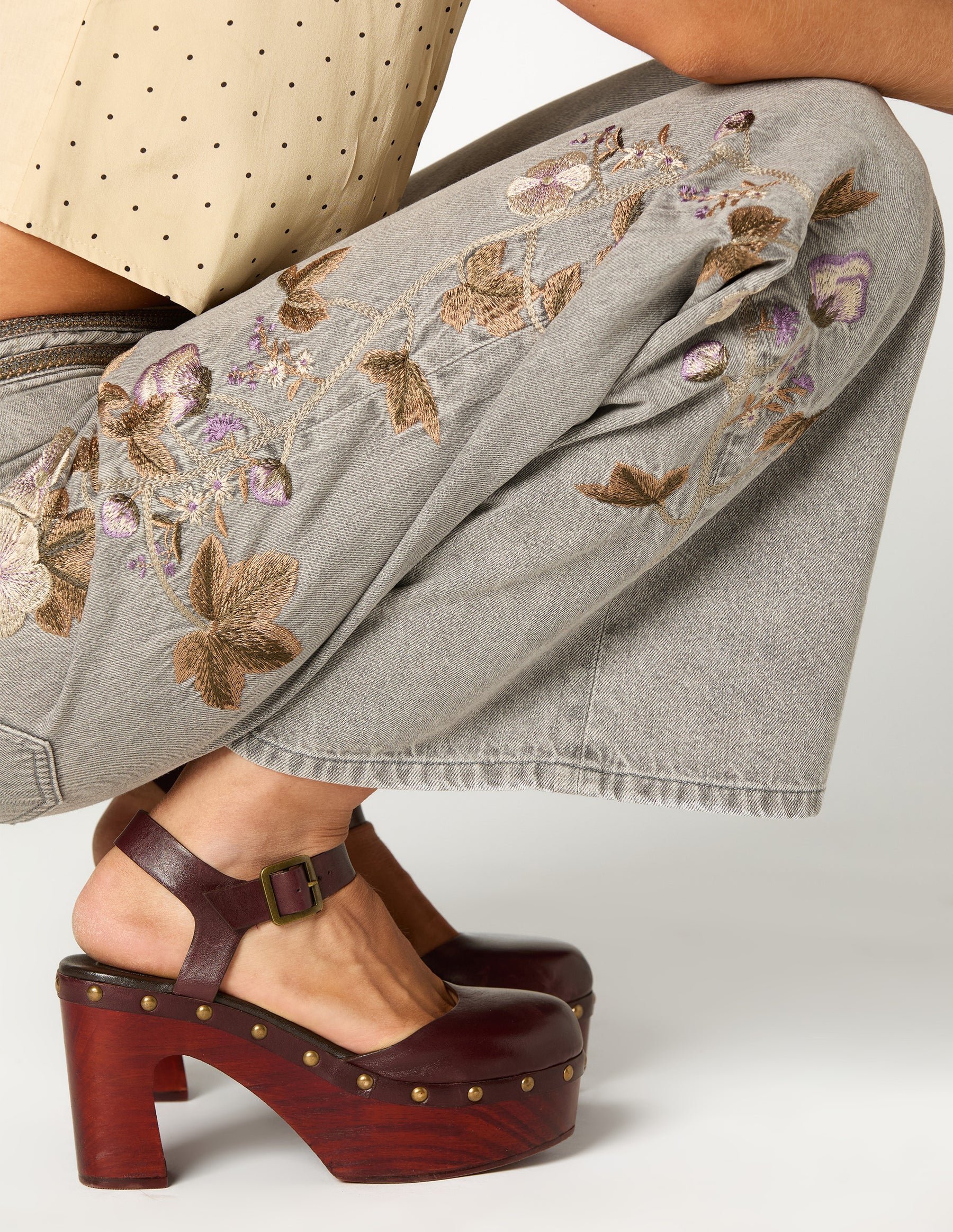 BURGUNDY WEDGE CLOG