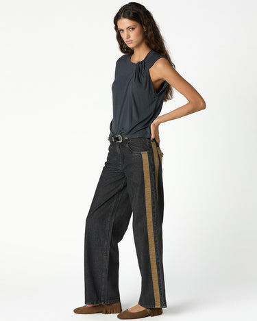 PLEATS ANTHRACITE T-SHIRT