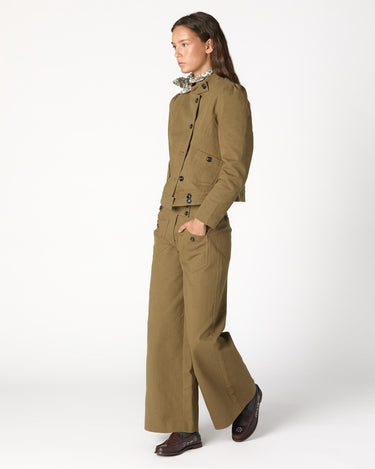 PANTALÓN BOLSILLOS BOTÓN KHAKI