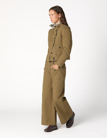 PANTALÓN BOLSILLOS BOTÓN KHAKI