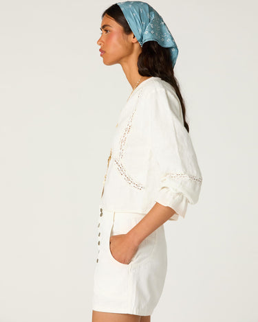 WHITE POCKET SHORTS