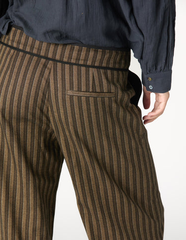 PANTALÓN VIVO CONTRASTE MARRON