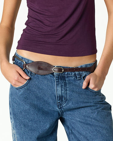 MAROON PLEATED BELT