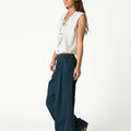 WHITE RUFFLED SLEEVELESS TOP