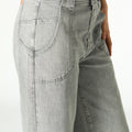 PANTALÓN DENIM TIRO ALTO GRIS CLARO