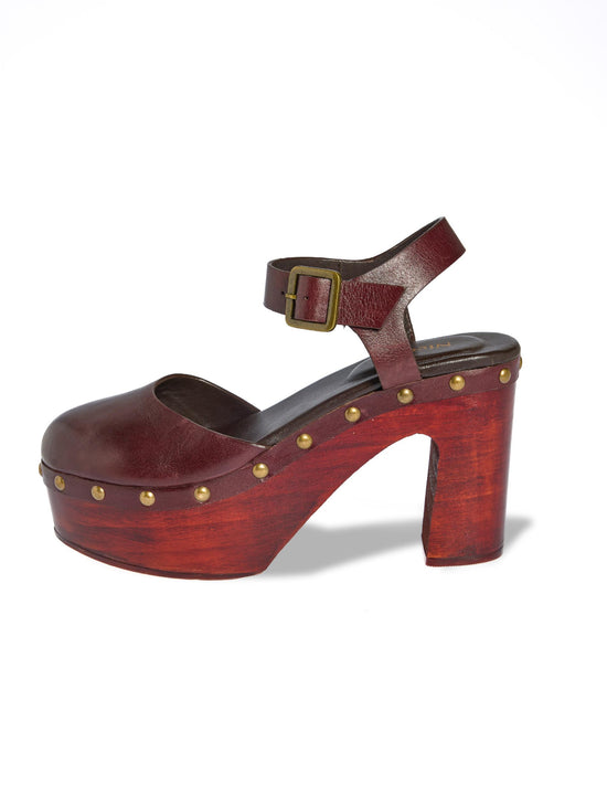 BURGUNDY WEDGE CLOG