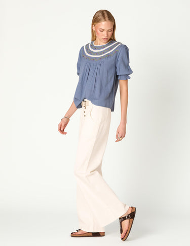 EMBROIDERED STRAP SHIRT ANILINE BLUE