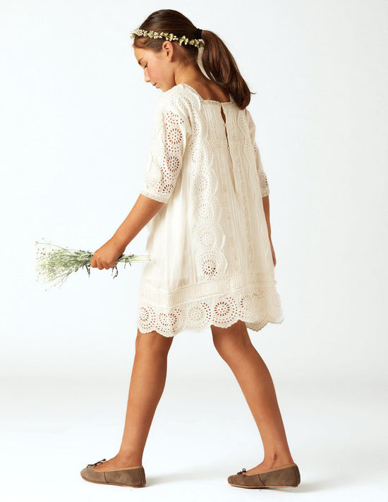 LACE BRIDAL GOWN