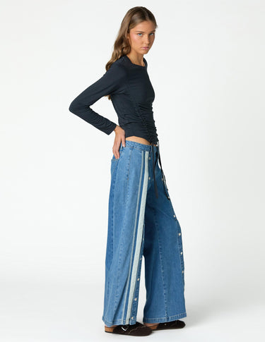 BLUE BUTTON DENIM