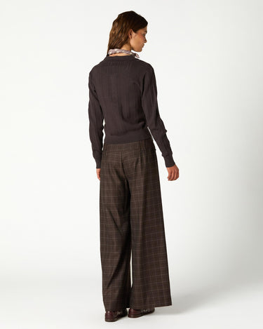 PANTALON PLIEGUE CUADRO MARRON