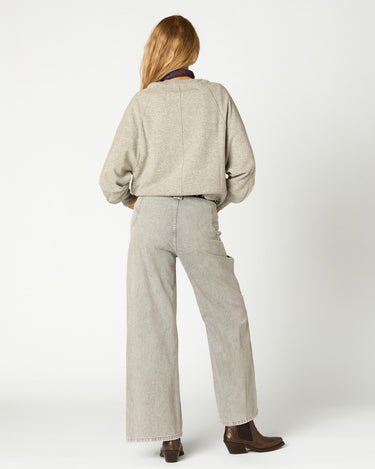 LIGHT GREY CREW NECK SWEATER