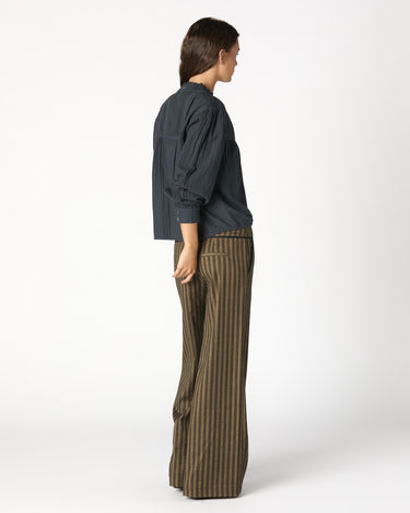 PANTALÓN VIVO CONTRASTE MARRON